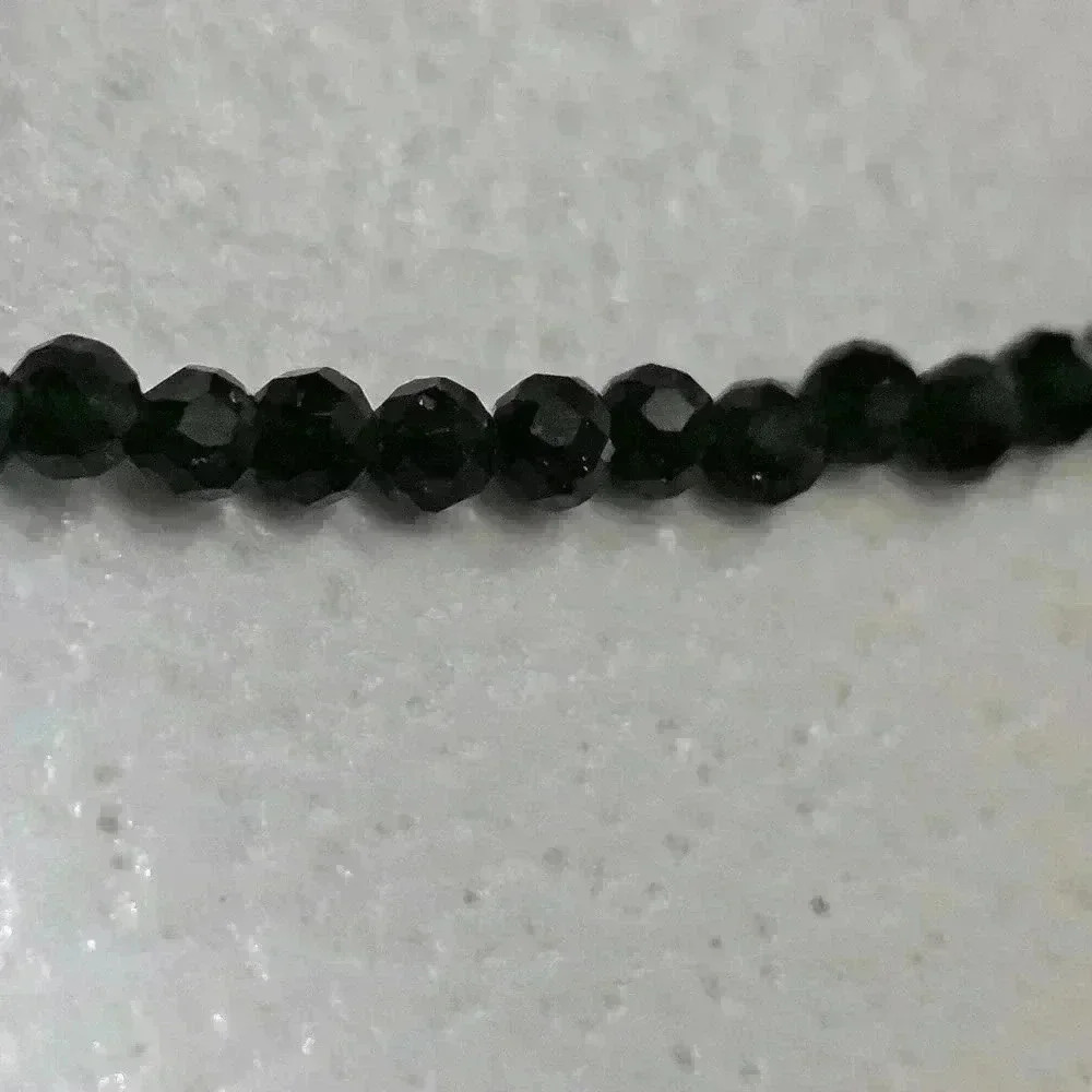 New green sandstone faceted 1mm bracelet! - Picture 4 of 5